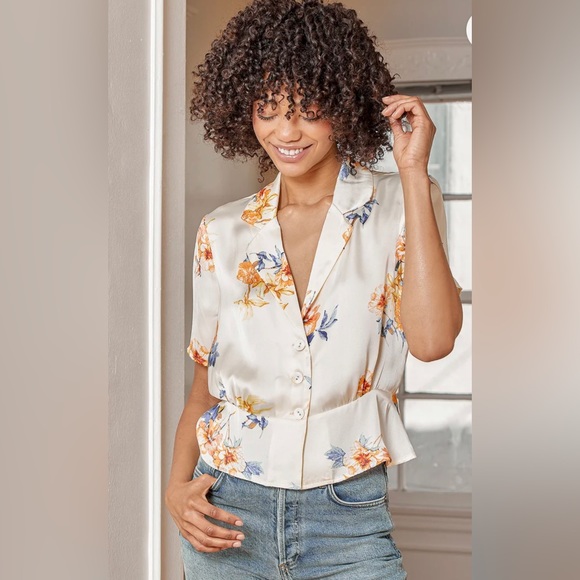 Lulu’s Into the Bliss Cream Floral Print Short Sleeve Crop Top Size SMALL - Picture 2 of 14
